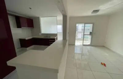 Apartamento de 02  dormitórios com suítes em praia grande.