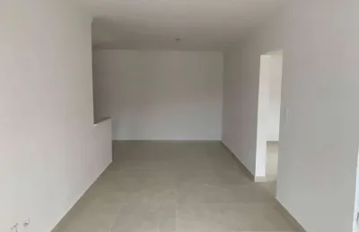 Apartamento no canto do forte de 02 dormitórios sendo 02 suítes.
