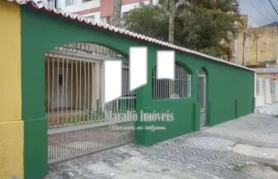 Casa com piscina e churrasqueira em praia grande sp.