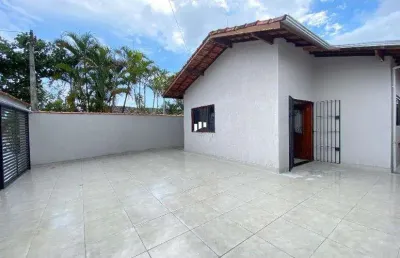 Casa isolada com edícula no jardim real em praia grande sp.