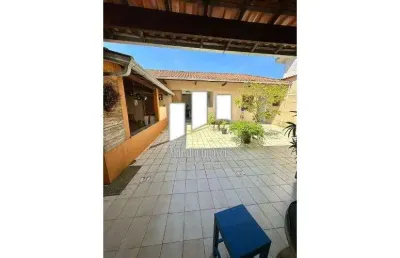 Casa isolada 3 dormitórios + edícula e 5 vagas de garagem, em praia grande s. paulo..