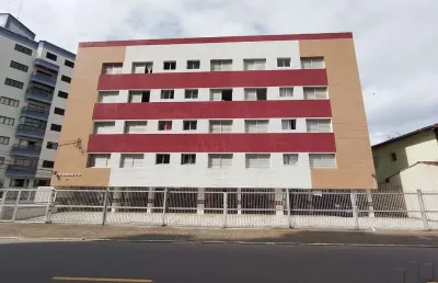 Apartamento reformado a 200 m da praia em praia grande sp