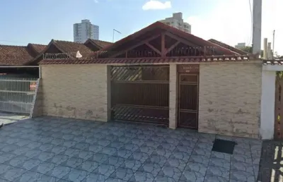Casa em condomínio à venda na aviação, praia grande-sp: 1 quarto, 1 sala, 1 banheiro, 1 vaga de garagem e 50m²!