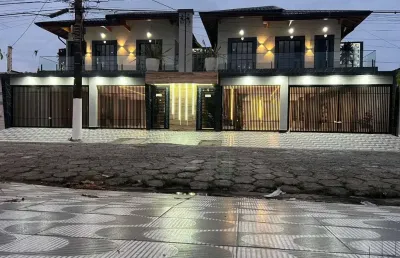 Casa à venda em praia grande-sp, bairro maracanã! 2 quartos, 1 sala, 1 banheiro, 1 vaga de garagem, 60,44 m².