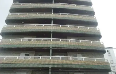 Apartamento à venda na guilhermina, praia grande-sp: 2 quartos, 1 suíte, 1 sala, 2 banheiros, 1 vaga, 81m².