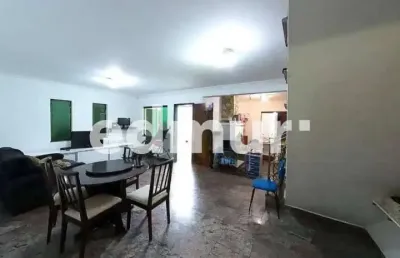 Casa com 5 quartos para alugar na vila curuçá, santo andré  por r$ 4.000