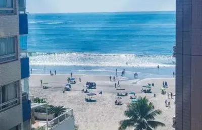 Apartamento mobiliado 3 dorms a 30m do mar – locação anual em bc