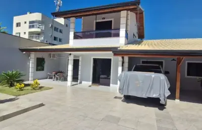Casa exclusiva com piscina e 3 dormitórios em balneário camboriú