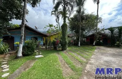 Casa a venda em ubatuba, dentro de condomínio no bairro do sertão da quina a 3 km praia de maranduba.