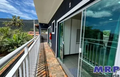 Apartamento novo em ubatuba, praia da maranduba! tipo loft. condomínio fechado