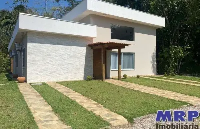 Casa alto padrão à venda em ubatuba, em condomínio fechado na praia da lagoinha.