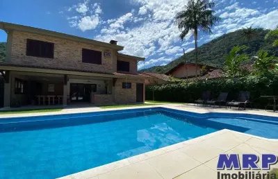 Casa alto padrão em ubatuba. praia da lagoinha. condomínio fechado. 6 dormitórios