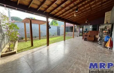 Casa nova a venda em ubatuba com 4 dormitórios, em bairro residencial a 3,5 km da praia de maranduba.