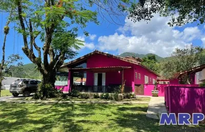 Chácara em ubatuba, com piscina, próximo das cachoeiras, bairro residencial, possui escritura!