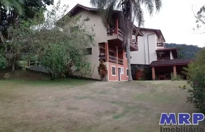 Praia da lagoinha em ubatuba. casa em condomínio fechado. com excelente terreno.