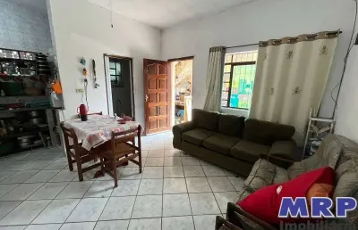 Casa a venda em ubatuba, a 600 metros da praia da maranduba