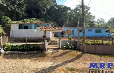 Casa a venda em ubatuba, próximo a praia da maranduba, em bairro residencial !