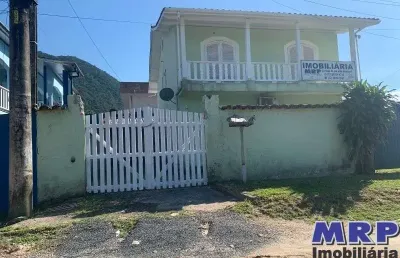 Sobrado para locação de temporada em ubatuba para para 10 pessoas, com 3 suites a 200 metros da praia do sapê, entre a praia da maranduba e  lagoinha!