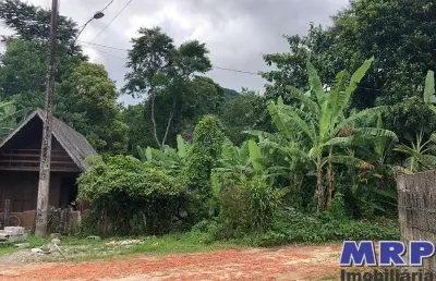 Chacará em ubatuba, com natureza exuberante, a 1km da praia do sapê, bairro residencial.