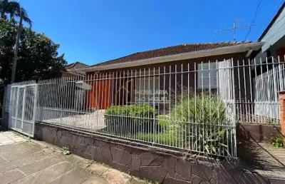 Casa à venda na Avenida Vinte e Cinco de Julho, Centro, Dois Irmãos