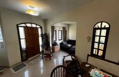 Casa à venda no tucuruvi com 190m², 3 quartos , suíte e 3 vagas.