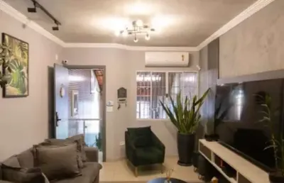 Casa à venda na vila maria alta com 136m², 3 quartos, 1 suíte e 2 vagas.