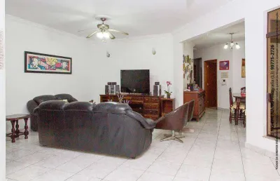 Casa com 3 quartos à venda no Embaré, Santos 