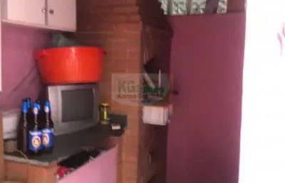 Linda casa térra a venda por r$425.000,00 | 2 dormi sendo uma suíte | cozinha | churrasqueira | 2 vaga | jardim europa