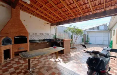 Linda casa | 4 dormts | closet | quintal | área gourmet c/ churrasqueira|forno de pizza e lenha | 4 vagas - 313 mts - a venda - r$ 1.689.000,00 - bairro mauá - são caetano do sul/sp.