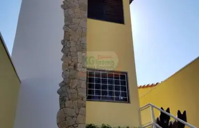 Dois sobrados p/ locação c/ 8 dorm | 2 suítes | ar condicionado | dependência empregada | espaço gourmet | 18 vagas - 530 mts - próx. shopping abc - locação - vila floresta - santo andré/sp.