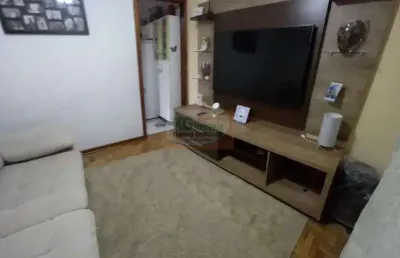 1ª casa - nível da rua - sala, cozinha, 2 quartos e banheiro, com piso novo 2ª casa - abaixo do nível da rua - sala, cozinha, 2 quartos e banheiro, coz.