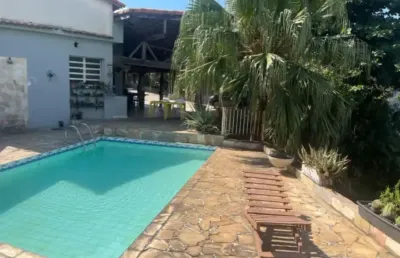 Vendo casa independente, em terreno de 3000m2, centro, nova iguaçu.