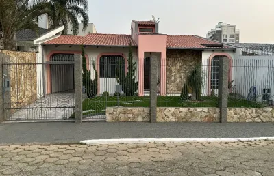 Casa com 3 quartos à venda na Rua Estudante Renato Victorino, 92, Dom Bosco, Itajaí
