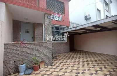 Sobrado para alugar com 2 dormitorios e 2 banheiros e 121m² na quadra da praia no embaré em santos