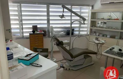Sala comercial com 4 salas à venda no Rio Branco, Porto Alegre 