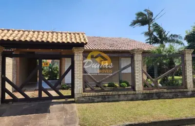 Ampla residência com lote 900m,  próxima ao mar em nova tramandaí