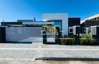 Residência de alto padrão construtivo no centro de tramandaí