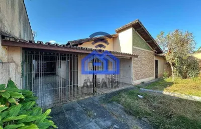 Casa à venda no indaiá com 3 dormitórios, 3 banheiros, sala, vaga para 3 carros na garagem em carag