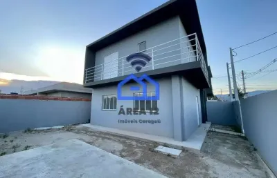 Lindo sobrado à venda com 3 dormitórios sendo 1 suíte, 3 vagas de garagem, excelente acabamento e p