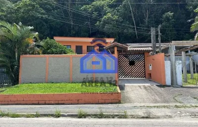 Sobrado à venda na prainha - 2 dormitórios, sendo uma suíte grande, sala, cozinha, sacada grande e