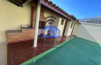 Casa à venda no bairro getuba - 3 dormitórios, sendo 1 suíte, sala, cozinha, banheiro e 04 vagas de