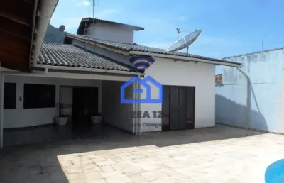 Casa à venda no sumaré - com 3 suítes, sala, piscina, churrasqueira e 4 vagas de garagem - caraguat