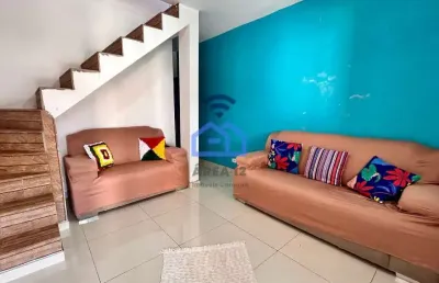 Sobrado à venda com dois dormitórios, dois banheiros, duas salas, cozinha e garagem espaçosa no bai