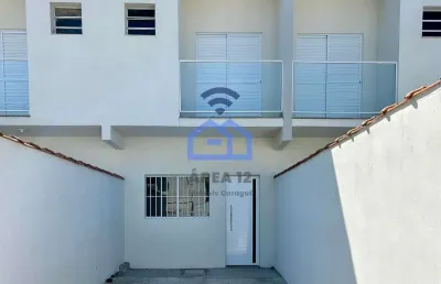 Casa à venda com sala de estar ampla, quarto, cozinha, lavanderia e quintal espaçoso no bairro capr
