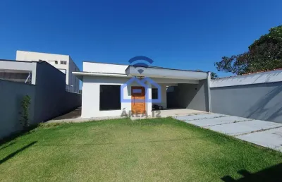 Casa espaçosa com 03 dormitórios, sendo 02 suítes à venda no bairro pontal de santa marina na cidad