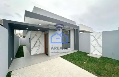 Casa à venda, com um acabamento diferenciado, 2 dormitórios, 2 banheiros, no bairro do golfinho em