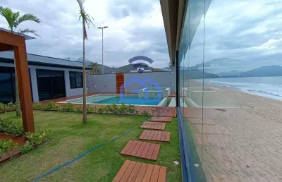 Belíssima casa 'pé na areia' no bairro massaguaçu em caraguatatuba, sp - 03 suítes, ambientes amplo