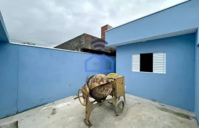 Casa nova à venda, com 2 dormitórios sendo uma suíte no bairro jardim das palmeiras em caraguatatub