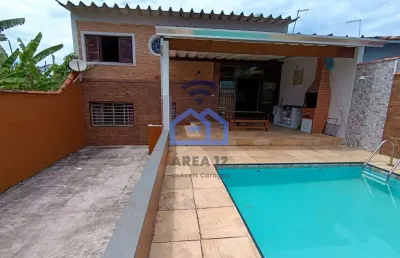 Sobrado à venda na belíssima  praia das palmeiras em caraguatatuba, sp - 03 dormitórios sendo 01 su