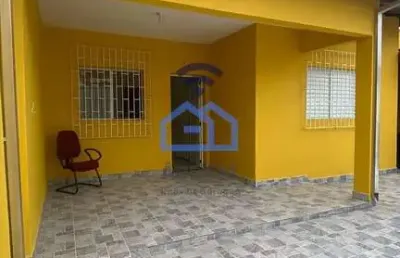 Casa à venda no bairro caputera região central de caraguatatuba, sp com 104 m² de área construída e
